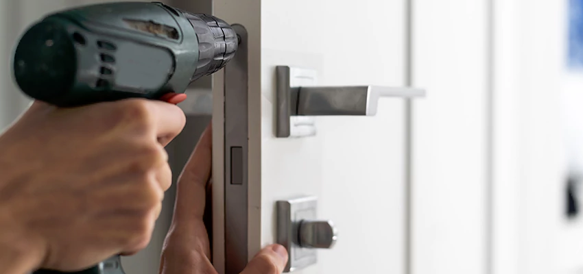 Locksmith For Lock Replacement Near Me in Teaneck, NJ